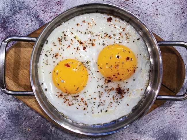 sahanda-sade-yumurta